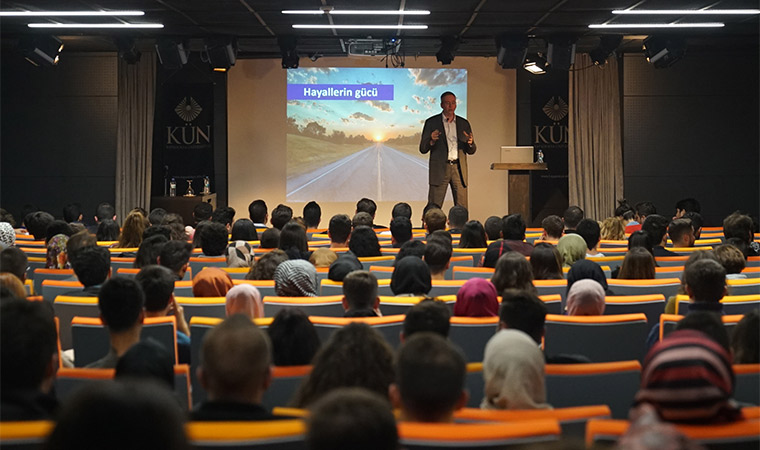 Barış Müstecaplıoğlu'ndan "Hayallere Ulaşma" Söyleşisi