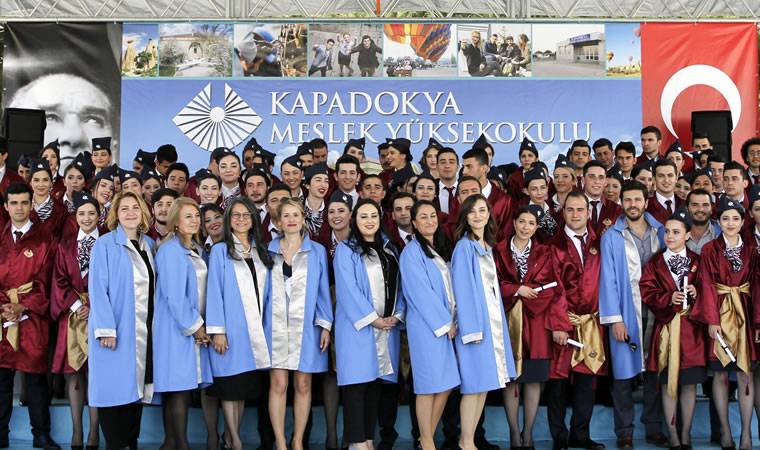 Kapadokya Meslek Yüksekokulu’nda Mezuniyet Heyecanı