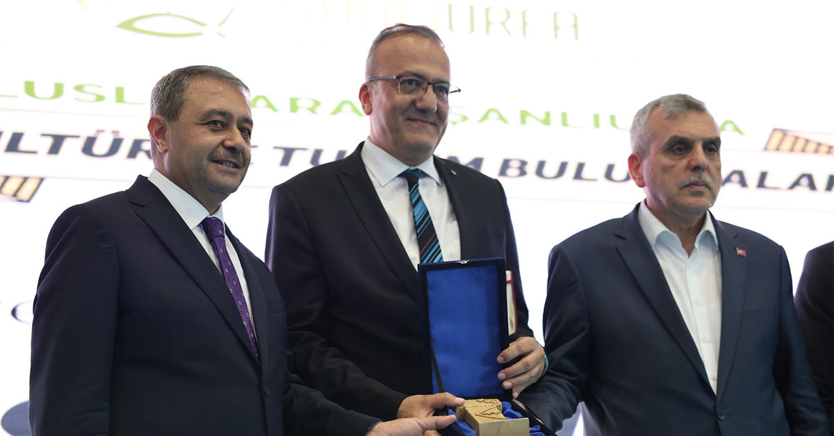 Rektörümüz Prof. Dr. Hasan Ali Karasar, 1. Uluslararası Şanlıurfa Kültür ve Turizm Buluşmaları’nda Başkanlar Oturumu’nu Yönetti