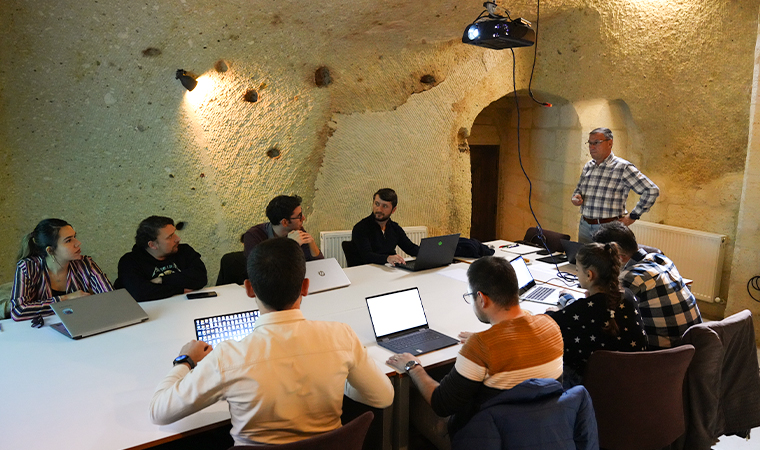 Hava Aracı Bakım Programları Öğretim Elemanlarımız, Havacılıkta ‘İnsan’ Kaynaklı Hataları Azaltmak İçin Eğiticinin Eğitimi Aldılar