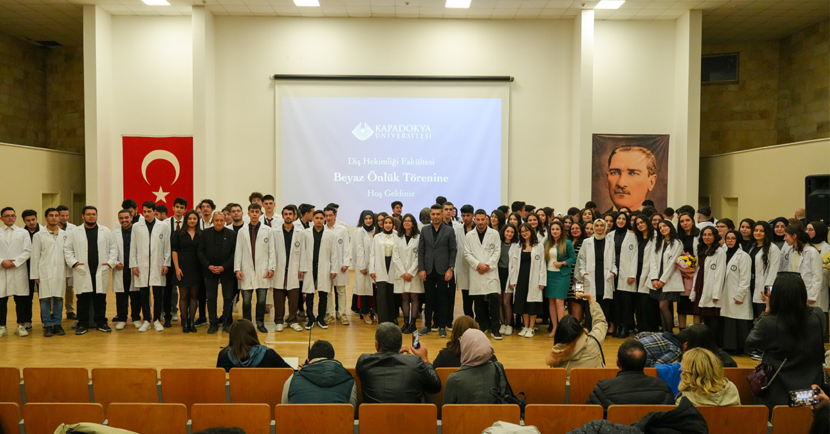 22 Kasım Diş Hekimleri Günü’nde, Diş Hekimliği Öğrencilerimiz Beyaz Önlüklerini Giydiler