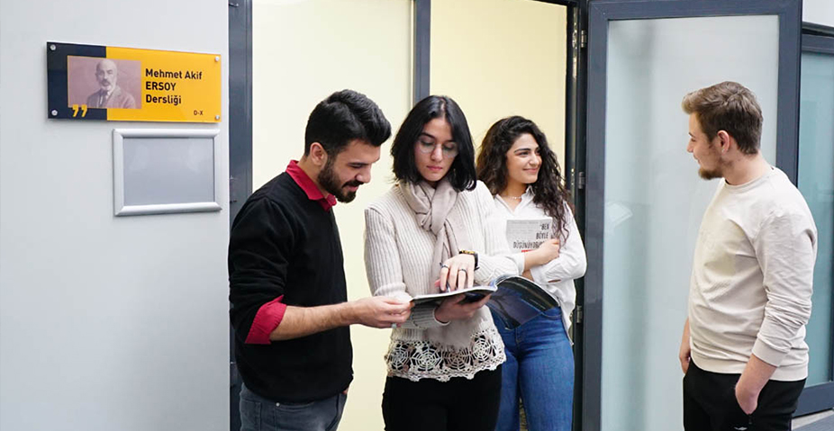 Mehmet Akif Ersoy’un İsmi Üniversitemizde Yaşatılıyor