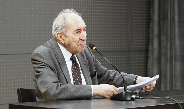 Eski Bakan Altan Öymen Kapadokya’da Türkiye’nin Demokrasi Tecrübesini Anlattı