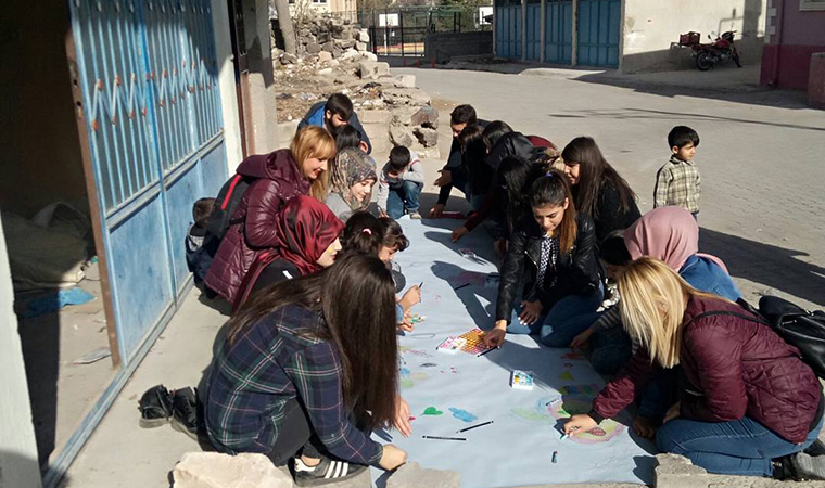 Öğrencilerimiz Göçmenlerle Buluştu