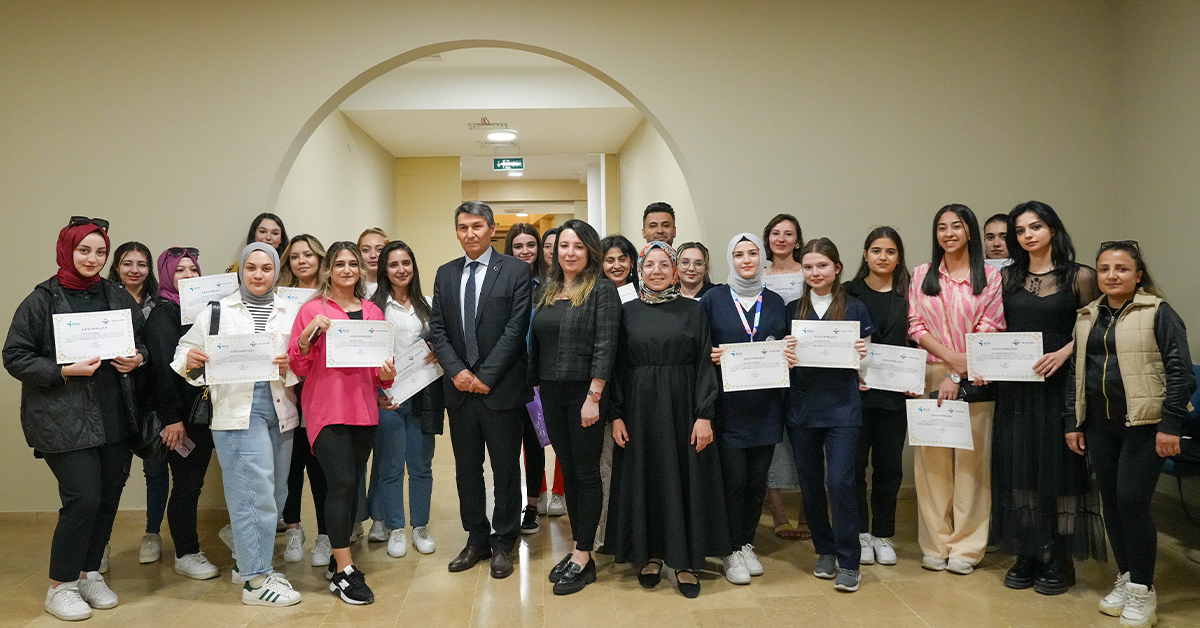 İŞKUR İletişim Atölyesi “Öz Geçmiş Hazırlama ve Mülakat Simülasyonları”na Katılan Öğrencilerimize Sertifikaları Verildi