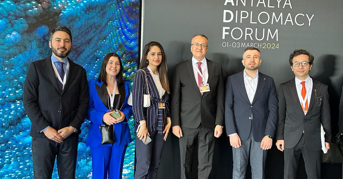 Rektörümüz Prof. Dr. Hasan Ali Karasar ve Öğrencilerimiz, Antalya Diplomasi Forumuna Katıldılar