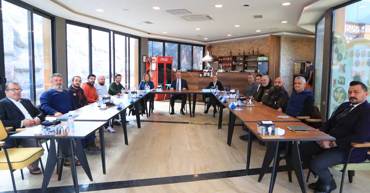 Mütevelli Heyet Koordinatörümüz Funda Aktan Pamukkale Belediye Başkanı Avni Örki başkanlığında düzenlenen toplantıya katıldı