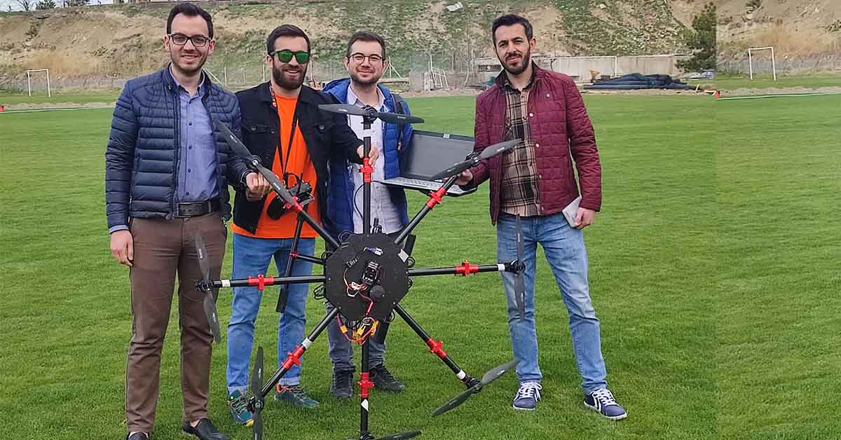 Üniversitemiz Havacılık bölümleri akademisyenlerince geliştirilen İnsansız Hava Aracımız Türkiye'de bir ilk olacak