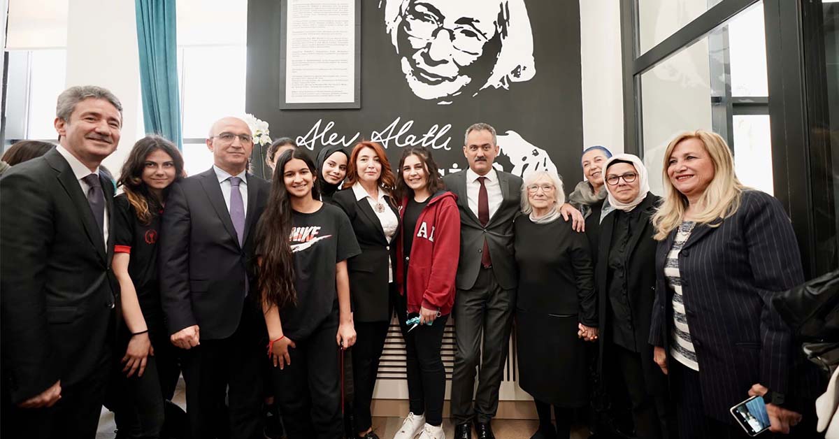 Alev Alatlı Kütüphanesi açıldı